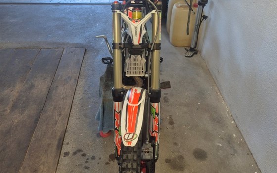 Gebrauchtmotorrad Vertigo Combat Vertical 300R - Bild 2 Gebrauchtmotorrad Vertigo Combat Vertical 300R - Bild 2