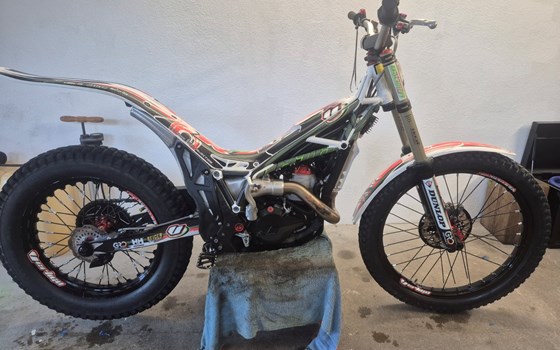 Gebrauchtmotorrad Vertigo Combat Vertical 300R - Bild 8 Gebrauchtmotorrad Vertigo Combat Vertical 300R - Bild 8