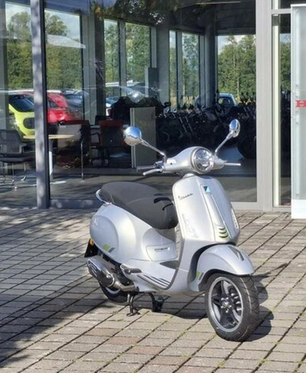 Vespa Primavera Tech 125<br />Primavera 125 Tech E5+
