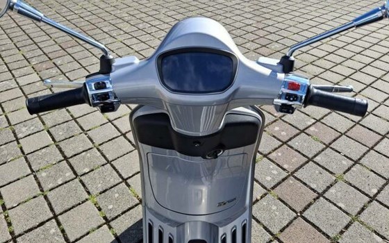 Neufahrzeug Vespa Primavera Tech 125 - Bild 8