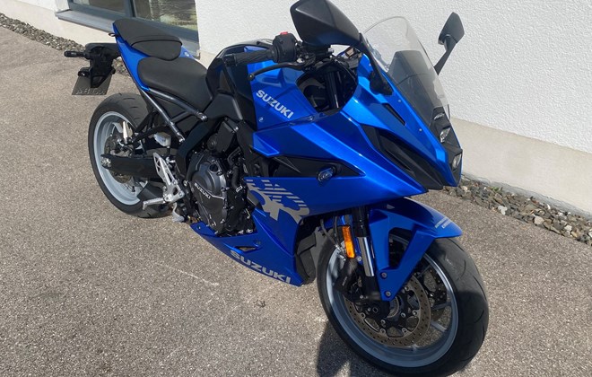Suzuki GSX-8R