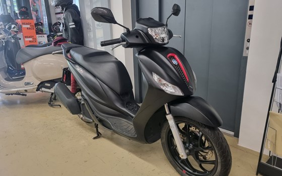 Gebrauchtmotorrad Piaggio Medley 125 S - Bild 2 Gebrauchtmotorrad Piaggio Medley 125 S - Bild 2