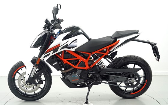 Motorrad Occasion KTM 125 Duke - Bild 5
