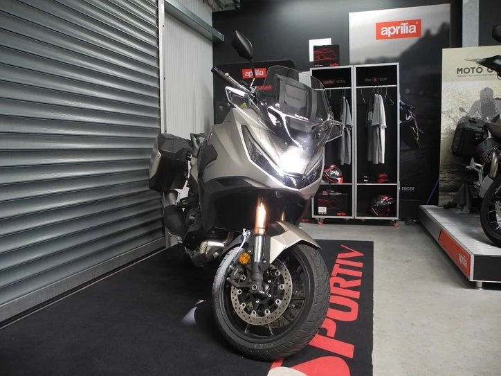 Offer Honda NT1100 DCT Electronic Suspension Bild 4: Offer Honda NT1100 DCT Electronic Suspension