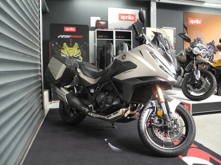 Offer Honda NT1100 DCT Electronic Suspension Bild 5: Offer Honda NT1100 DCT Electronic Suspension