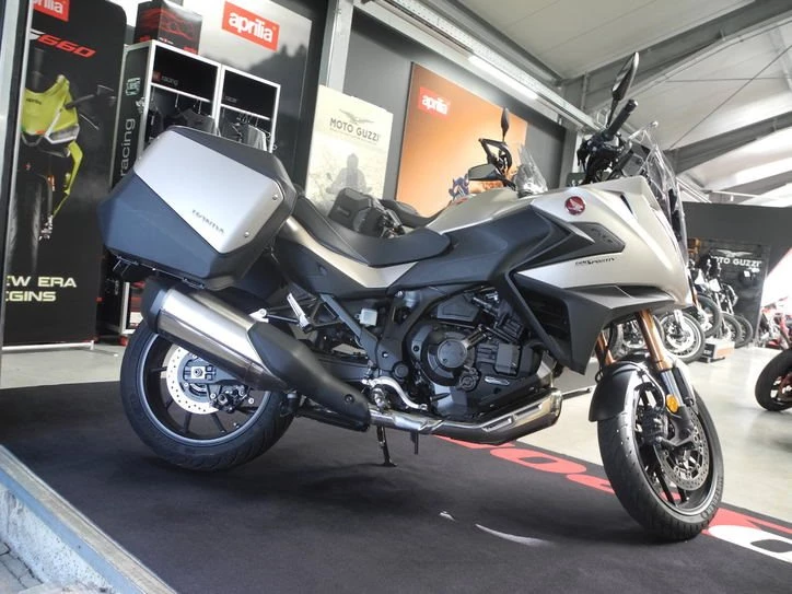 Offer Honda NT1100 DCT Electronic Suspension Bild 6: Offer Honda NT1100 DCT Electronic Suspension