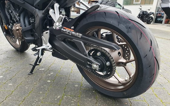 Neufahrzeug Honda CB650R E-Clutch - Bild 15