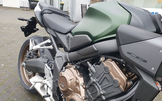 Neufahrzeug Honda CB650R E-Clutch - Bild 5