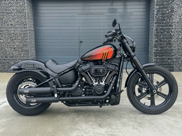 Gebrauchtmotorrad Harley-Davidson Softail Street Bob 114 FXBBS