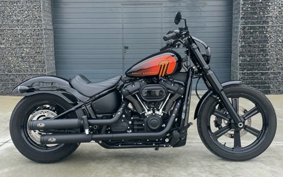 Gebrauchtmotorrad Harley-Davidson Softail Street Bob 114 FXBBS - Bild 1