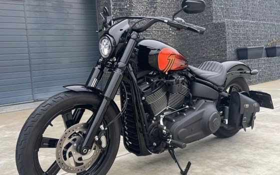 Gebrauchtmotorrad Harley-Davidson Softail Street Bob 114 FXBBS - Bild 2