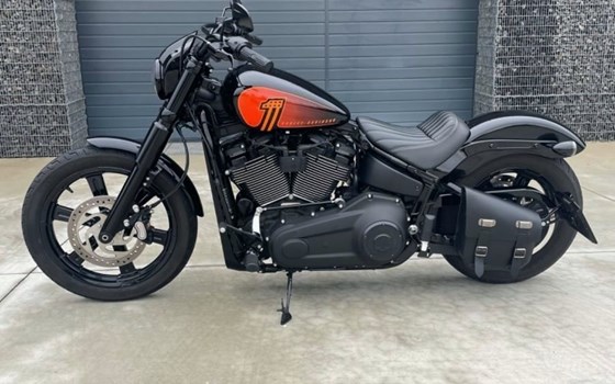 Gebrauchtmotorrad Harley-Davidson Softail Street Bob 114 FXBBS - Bild 3