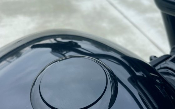 Gebrauchtmotorrad Harley-Davidson Softail Street Bob 114 FXBBS - Bild 6