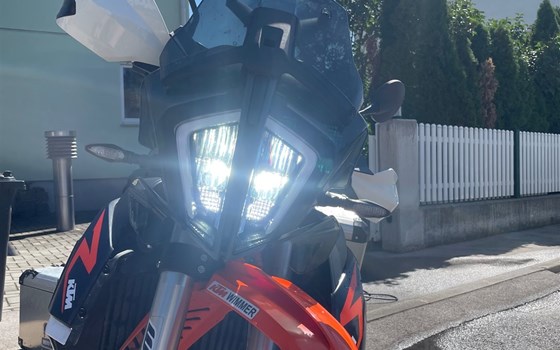 Gebrauchtmotorrad KTM 890 Adventure R - Bild 1 Gebrauchtmotorrad KTM 890 Adventure R - Bild 1
