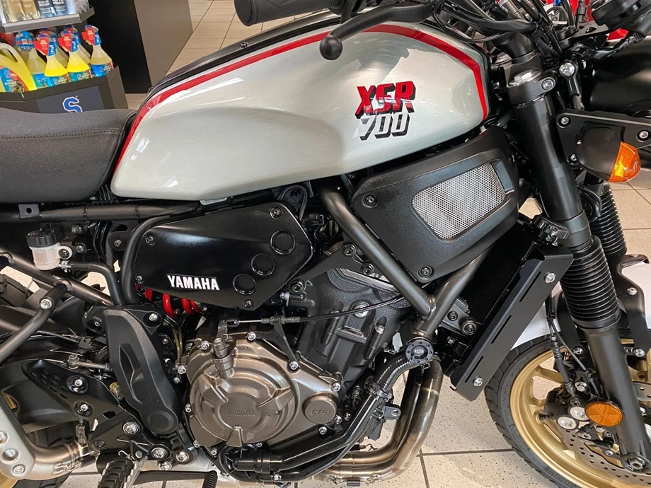Angebot Yamaha XSR700 XTribute Bild 6: Angebot Yamaha XSR700 XTribute