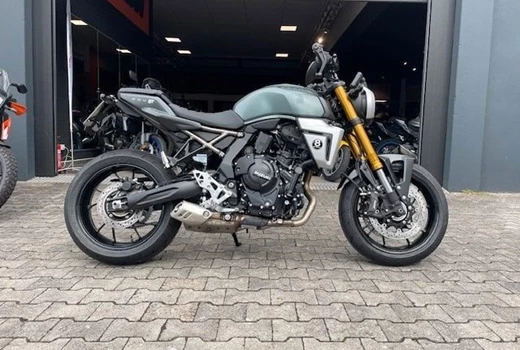 Suzuki GSX-8T