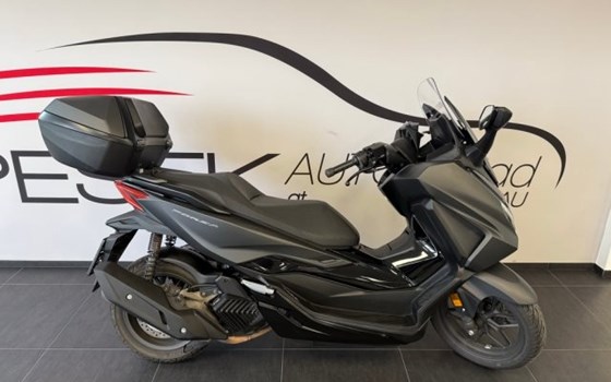 Gebrauchtmotorrad Honda Forza 125 - Bild 1 Gebrauchtmotorrad Honda Forza 125 - Bild 1
