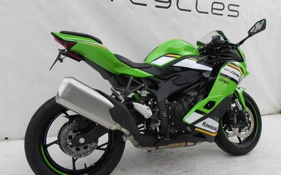 Gebrauchtmotorrad Kawasaki Ninja ZX-4RR - Bild 14