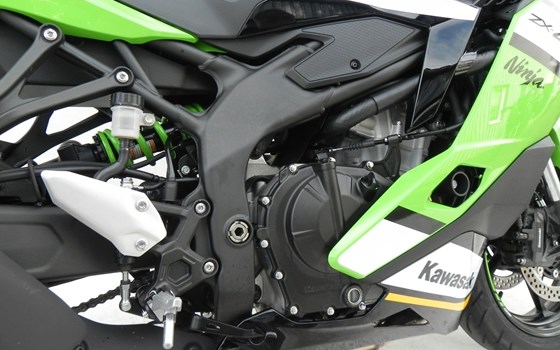 Gebrauchtmotorrad Kawasaki Ninja ZX-4RR - Bild 15