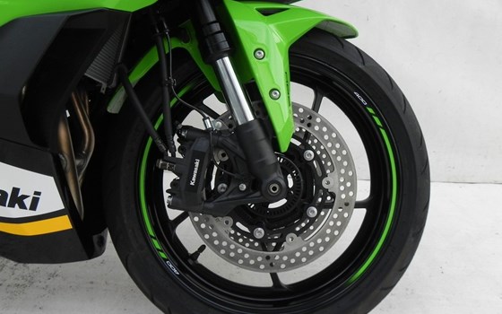 Gebrauchtmotorrad Kawasaki Ninja ZX-4RR - Bild 16