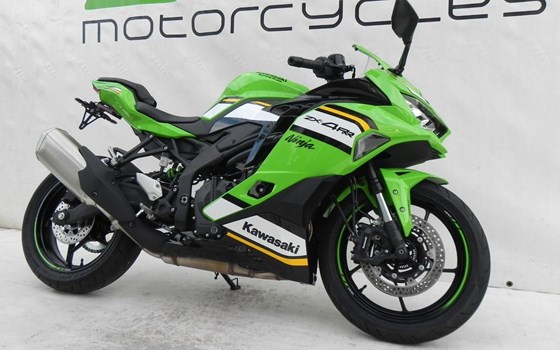 Gebrauchtmotorrad Kawasaki Ninja ZX-4RR - Bild 17