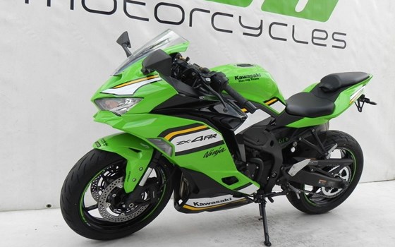 Gebrauchtmotorrad Kawasaki Ninja ZX-4RR - Bild 2