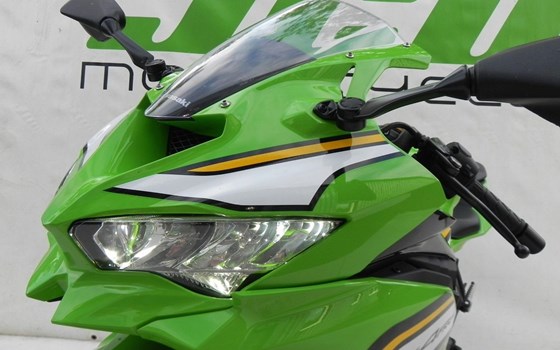 Gebrauchtmotorrad Kawasaki Ninja ZX-4RR - Bild 8