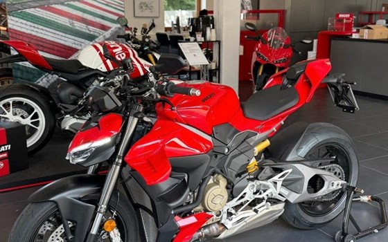 Gebrauchtmotorrad Ducati Streetfighter V4 - Bild 2