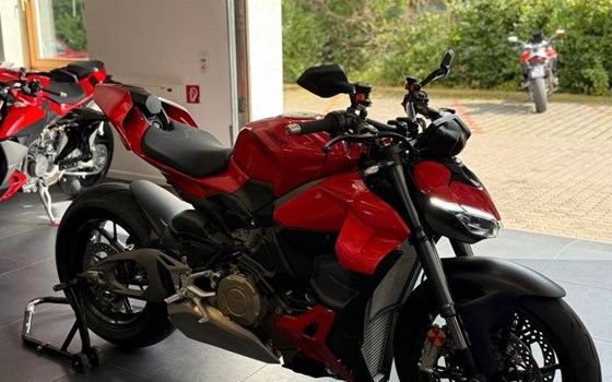 Gebrauchtmotorrad Ducati Streetfighter V4 - Bild 4