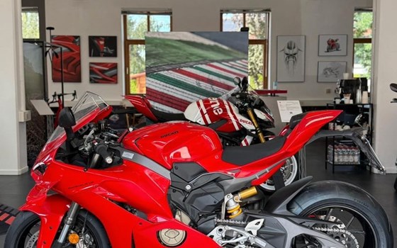 Gebrauchtmotorrad Ducati Panigale V4 - Bild 1