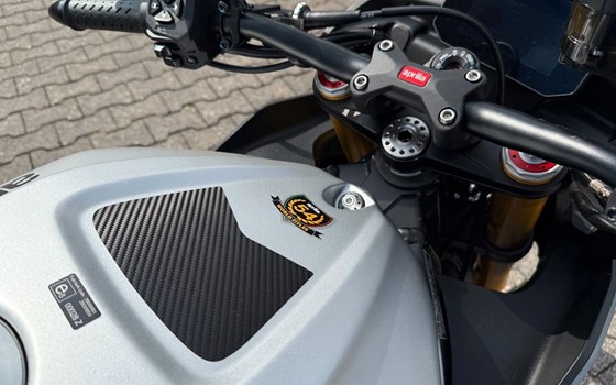 Neufahrzeug Aprilia Tuono V4 1100 RR - Bild 11