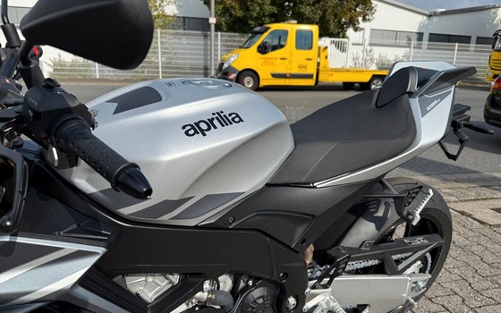 Neufahrzeug Aprilia Tuono V4 1100 RR - Bild 12