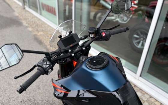 Gebrauchtmotorrad KTM 890 Duke R - Bild 6