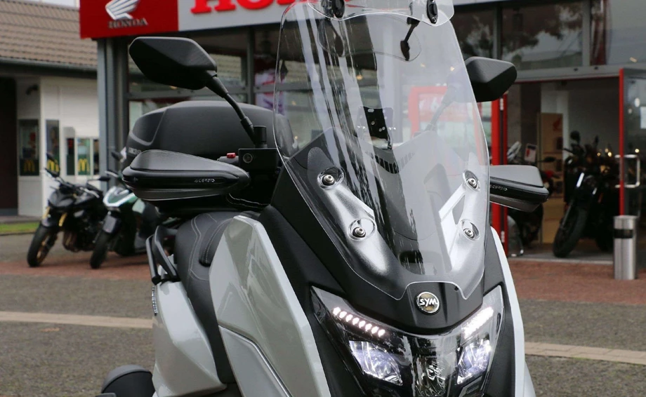 Offer Sym MaxSym 400i Bild 9: Offer Sym MaxSym 400i