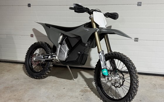 Gebrauchtmotorrad Stark Future Varg MX - Bild 2 Gebrauchtmotorrad Stark Future Varg MX - Bild 2