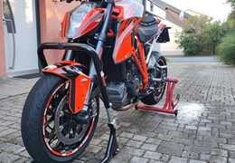 Gebrauchte KTM 1290 Super Duke Gebrauchte KTM 1290 Super Duke