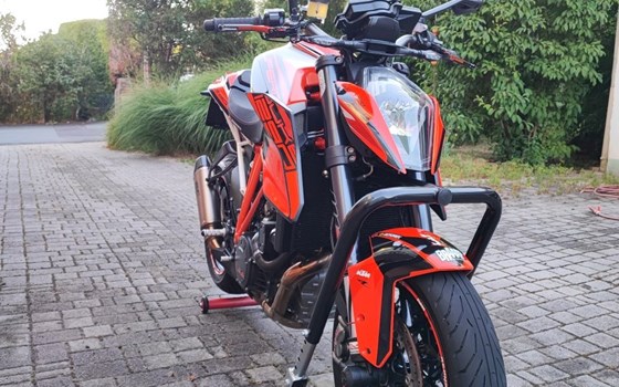Gebrauchtmotorrad KTM 1290 Super Duke - Bild 2 Gebrauchtmotorrad KTM 1290 Super Duke - Bild 2