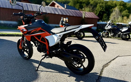 Neufahrzeug KTM 125 SMC R - Bild 2 Neufahrzeug KTM 125 SMC R - Bild 2