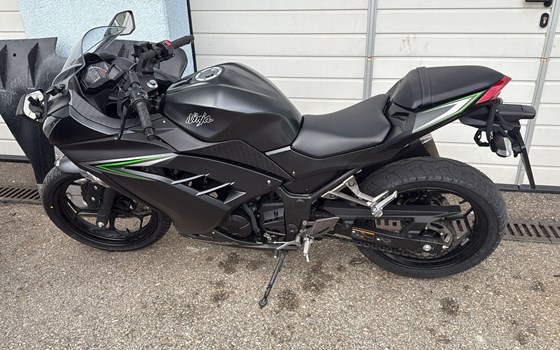 Gebrauchtmotorrad Kawasaki Ninja 300 - Bild 1 Gebrauchtmotorrad Kawasaki Ninja 300 - Bild 1