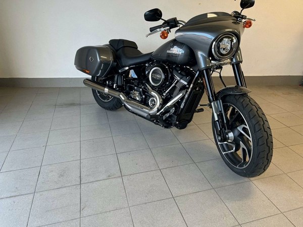 Gebrauchtmotorrad Harley-Davidson Softail Sport Glide FLSB