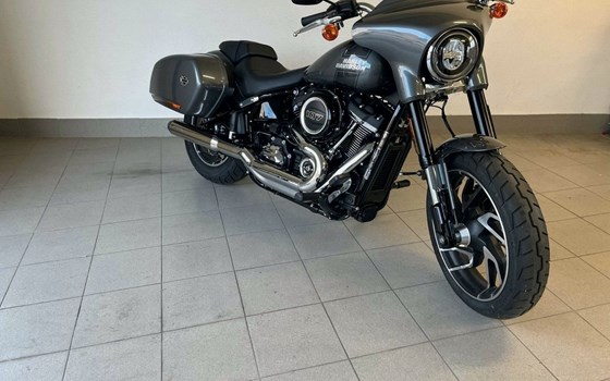 Gebrauchtmotorrad Harley-Davidson Softail Sport Glide FLSB - Bild 1