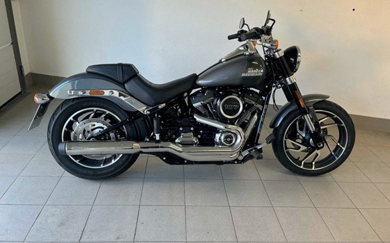 Gebrauchtmotorrad Harley-Davidson Softail Sport Glide FLSB - Bild 3