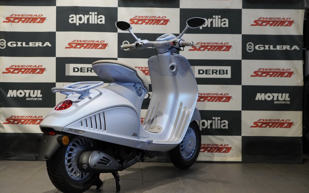 Zum Vergrößern bitte anklicken! Angebot Vespa 946 Snake