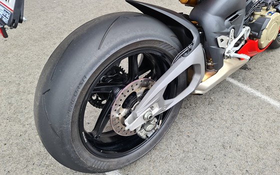 Gebrauchtmotorrad Ducati Panigale V4 S - Bild 3 Gebrauchtmotorrad Ducati Panigale V4 S - Bild 3