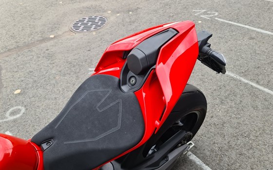 Gebrauchtmotorrad Ducati Panigale V4 S - Bild 12 Gebrauchtmotorrad Ducati Panigale V4 S - Bild 12