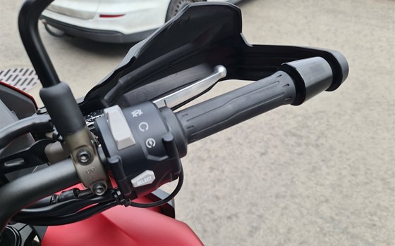 Gebrauchtmotorrad Kawasaki Versys 1000 SE - Bild 11 Gebrauchtmotorrad Kawasaki Versys 1000 SE - Bild 11