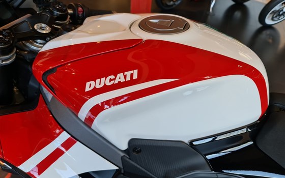 Neufahrzeug Ducati Panigale V4 Tricolore - Bild 13 Neufahrzeug Ducati Panigale V4 Tricolore - Bild 13