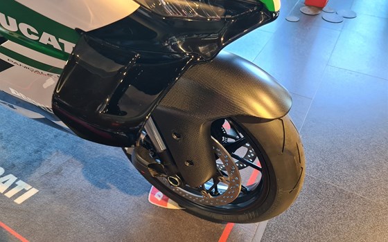 Neufahrzeug Ducati Panigale V4 Tricolore - Bild 9 Neufahrzeug Ducati Panigale V4 Tricolore - Bild 9