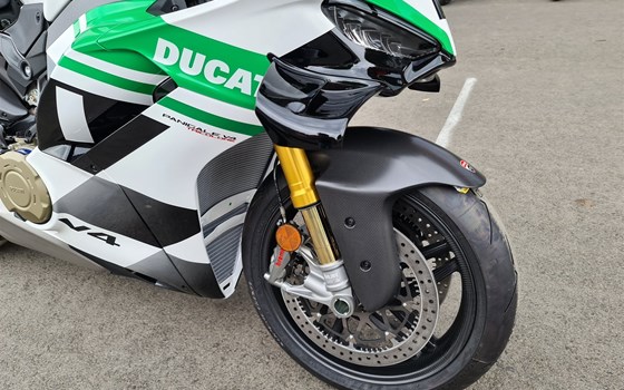 Neufahrzeug Ducati Panigale V4 Tricolore - Bild 3 Neufahrzeug Ducati Panigale V4 Tricolore - Bild 3