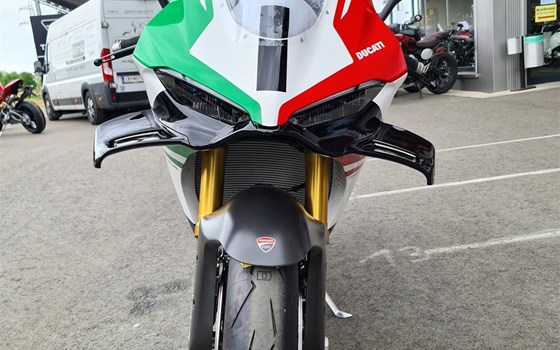 Neufahrzeug Ducati Panigale V4 Tricolore - Bild 4 Neufahrzeug Ducati Panigale V4 Tricolore - Bild 4